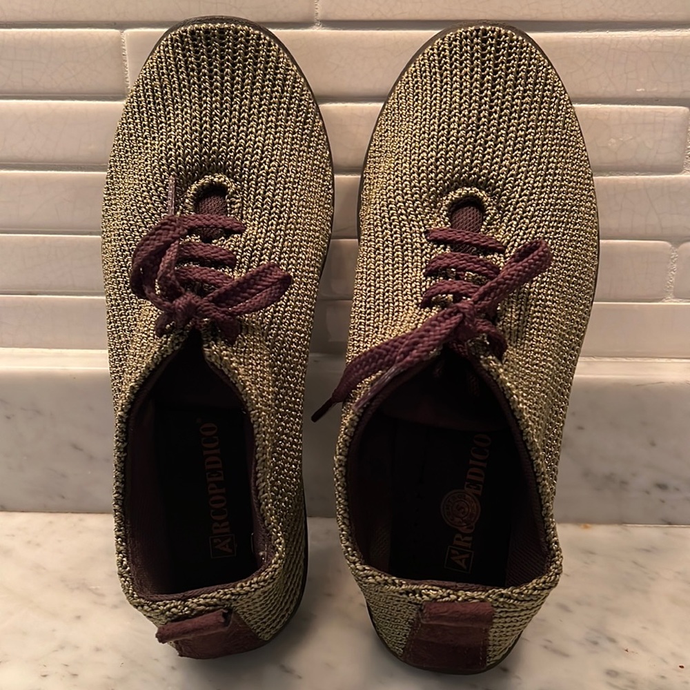 ARCOPEDICO LS style shoes, size 37, NWOT, never worn!